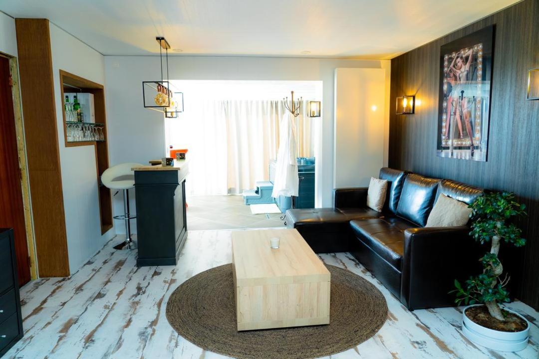 مبيت وإفطار Remersdaal Luxury House المظهر الخارجي الصورة